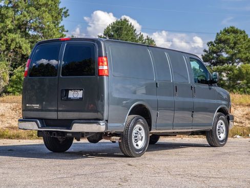 Used 2014 Chevrolet Express 2500 image 5