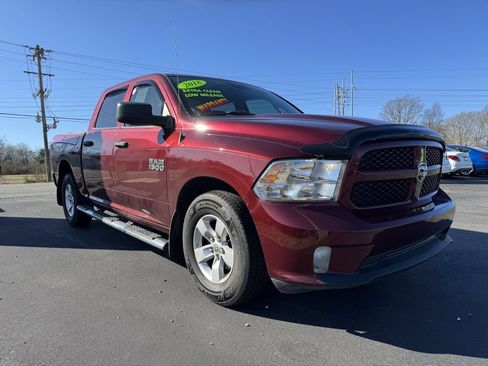 Used 2018 RAM 1500 Express RWD image 3
