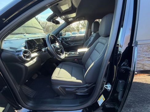 Used 2025 Chevrolet Equinox LT image 25