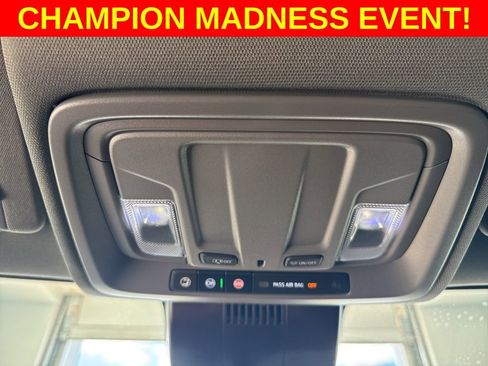 Used 2025 Chevrolet Silverado 1500 Custom image 16