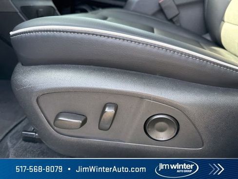 Used 2025 Buick Enclave Preferred image 27