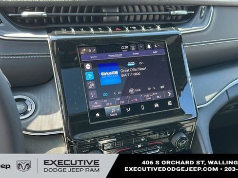 Used 2023 Jeep Grand Cherokee Altitude image 16