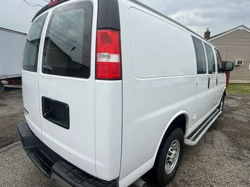 Used 2024 Chevrolet Express 2500 w/ Driver Convenience Package RWD image 4