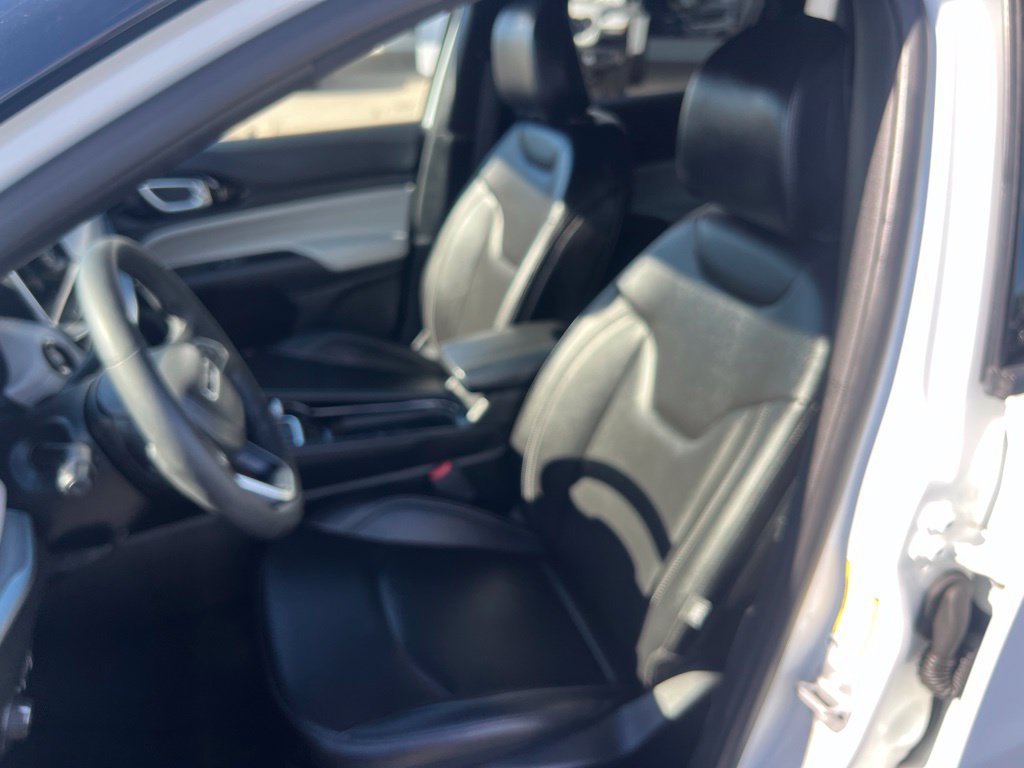 Used 2025 Jeep Compass Limited AWD/4WD image 20