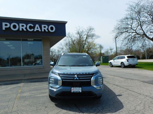 New 2025 Mitsubishi Outlander SEL image 11