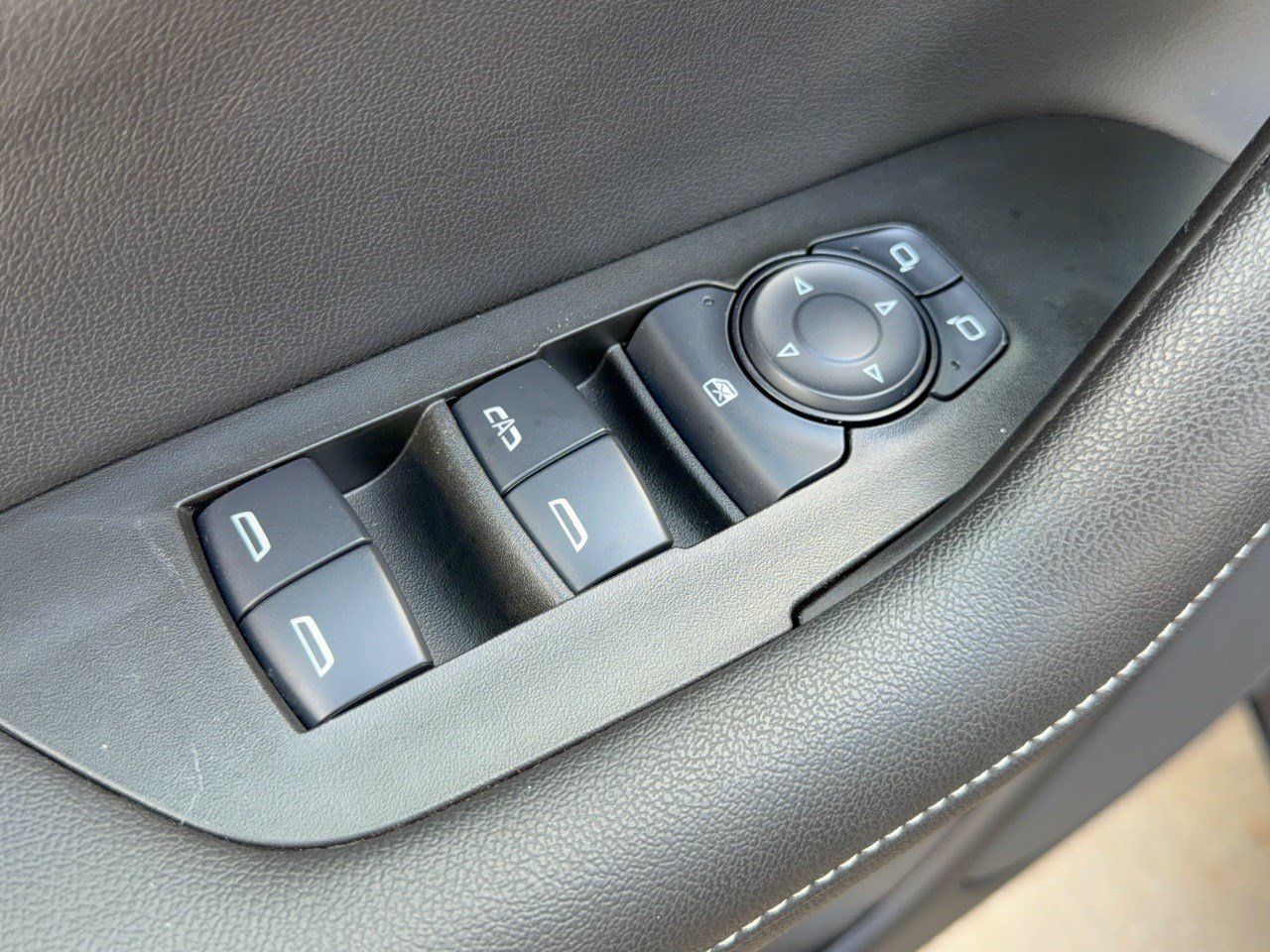 Used 2024 Chevrolet Blazer LT w/ Convenience Package FWD image 15