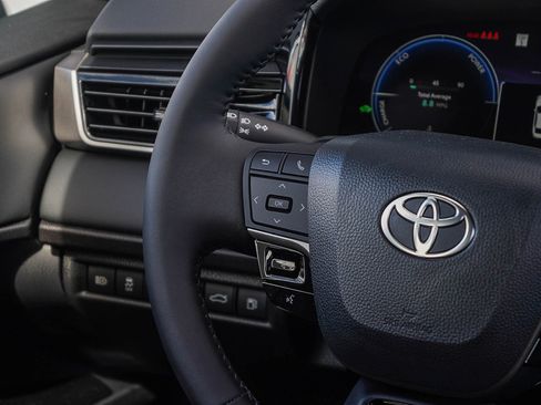 New 2026 Toyota Camry XSE FWD image 18