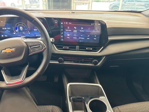 Used 2025 Chevrolet Equinox LT image 20