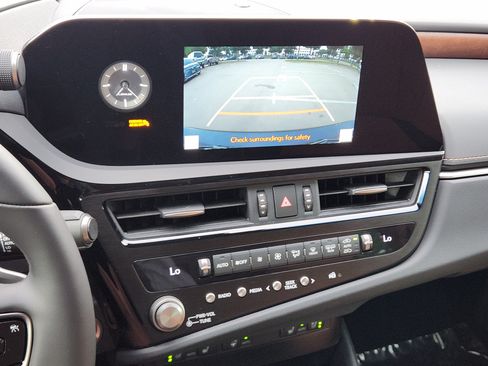 Used 2024 Lexus ES 350 w/ Premium Package FWD image 11