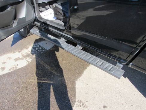 Used 2022 GMC Canyon AT4 image 10