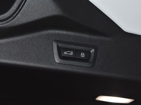 New 2026 BMW X5 xDrive40i w/ Executive Package image 31