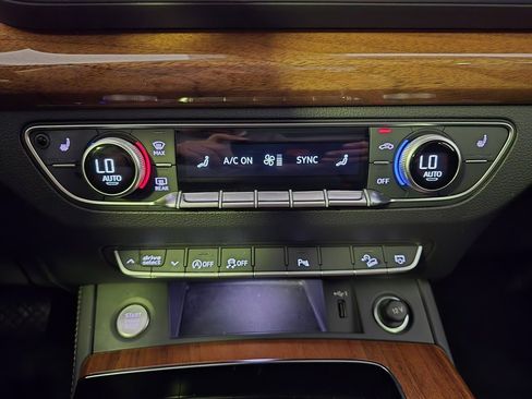 Used 2022 Audi Q5 2.0T Premium Plus w/ Premium Plus Package image 18