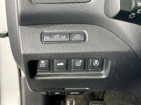 Used 2013 Nissan Altima 2.5 SL w/ Technology Pkg image 10