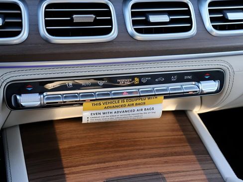 New 2026 Mercedes-Benz GLS 450 4MATIC image 28