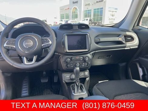 Used 2023 Jeep Renegade Latitude w/ Sun/Sound Group AWD/4WD image 17