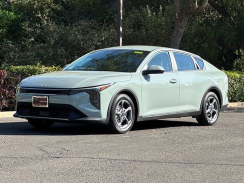 Used 2025 Kia K4 FWD image 9