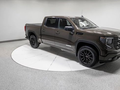 Used 2024 GMC Sierra 1500 Elevation image 27