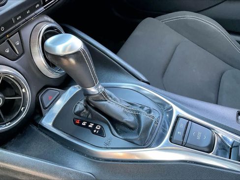 Used 2020 Chevrolet Camaro LT RWD image 15