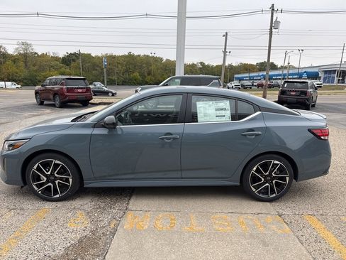 New 2025 Nissan Sentra SR image 7