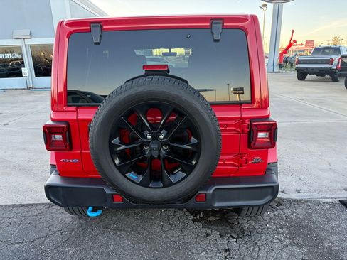 Used 2023 Jeep Wrangler Sahara image 5