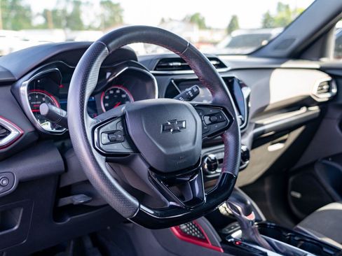 Used 2021 Chevrolet TrailBlazer RS w/ Technology Package FWD image 15