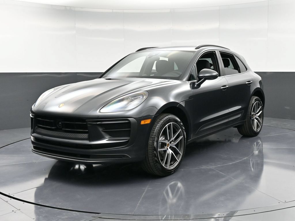 Certified 2026 Porsche Macan AWD/4WD image 1