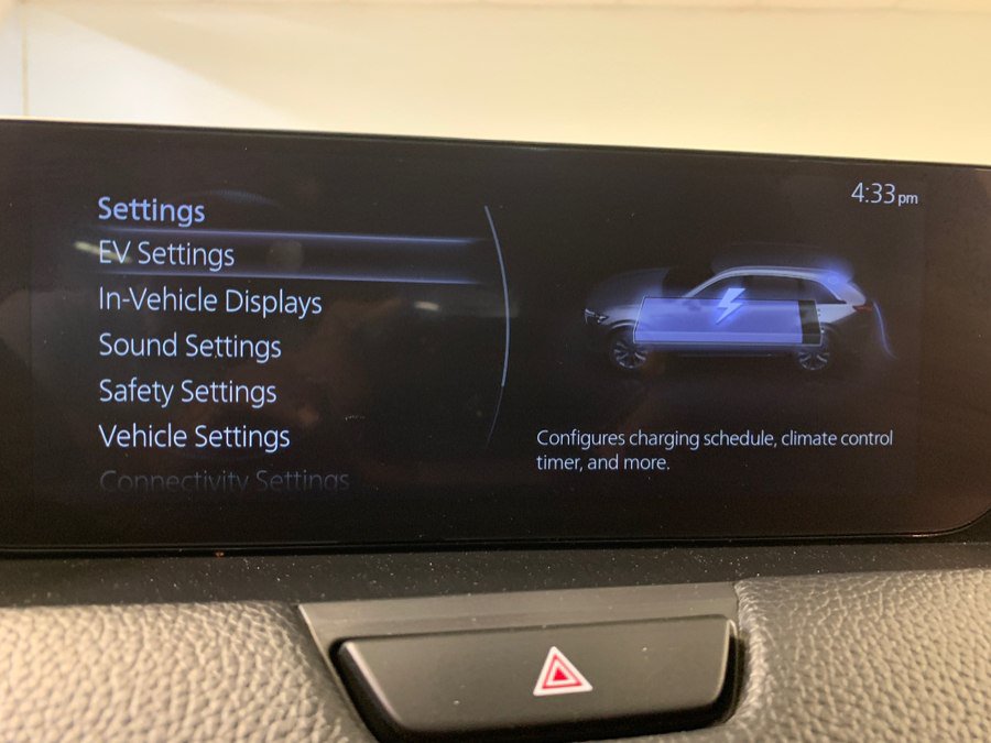 Used 2024 MAZDA CX-90 Plug-In Hybrid w/ Premium Pkg AWD/4WD image 28