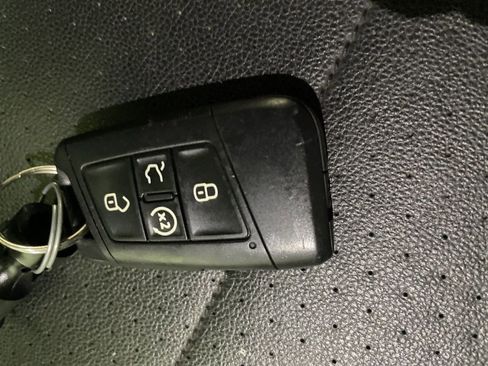 Used 2019 Volkswagen Tiguan SEL image 30