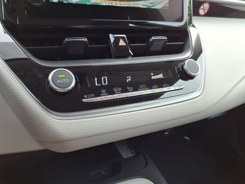 Used 2026 Toyota Corolla LE w/ LE Premium Package FWD image 24