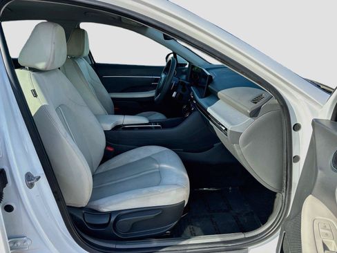 Used 2025 Hyundai Sonata SEL FWD image 26