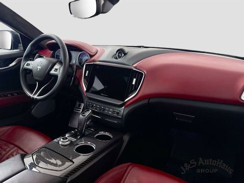 Used 2022 Maserati Ghibli Trofeo RWD image 31