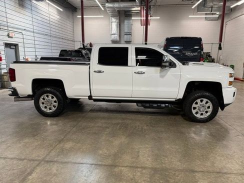 Used 2019 Chevrolet Silverado 2500 LTZ w/ Duramax Plus Package AWD/4WD image 5