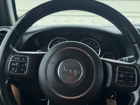 Used 2012 Jeep Wrangler Unlimited Sport AWD/4WD image 15