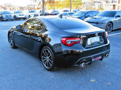 Used 2020 Toyota 86 RWD image 9