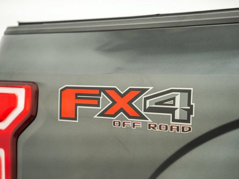 Used 2018 Ford F150 XLT w/ Equipment Group 302A Luxury AWD/4WD image 23