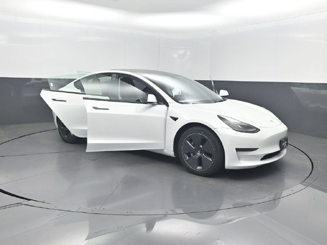 Used 2023 Tesla Model 3 Standard Range RWD image 32
