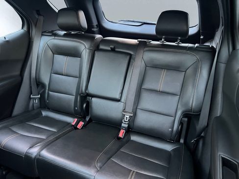 Used 2023 Chevrolet Equinox Premier AWD/4WD image 16