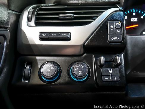 Used 2018 Chevrolet Tahoe Premier AWD/4WD image 27