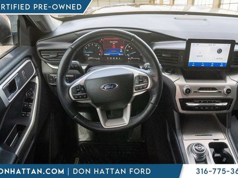 Certified 2022 Ford Explorer XLT w/ Class IV Trailer Tow Package AWD/4WD image 5