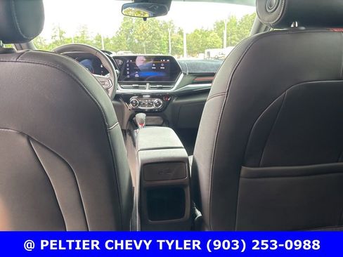 Used 2025 Chevrolet Trax RS w/ Driver Confidence Package FWD image 20