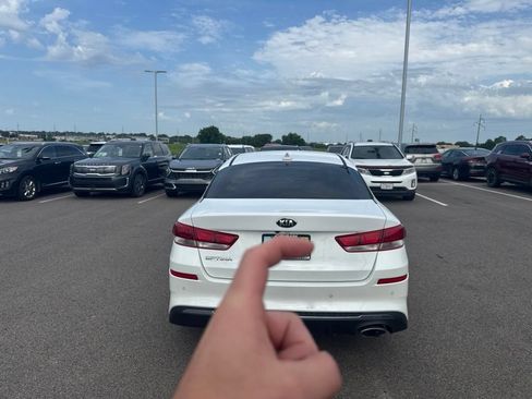 Used 2019 Kia Optima LX w/ LX 17" Wheel Package FWD image 4