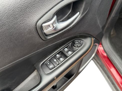 Used 2020 Jeep Compass Limited image 11