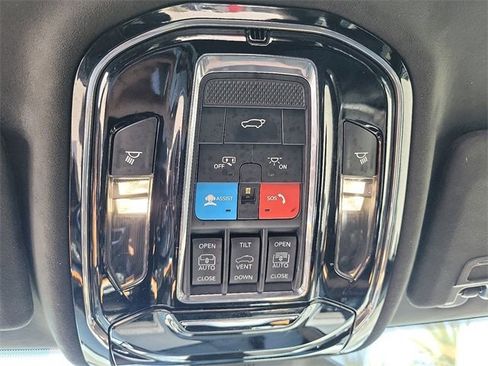 Used 2022 Jeep Grand Cherokee Summit image 13