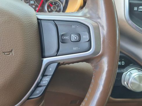 Used 2020 RAM 1500 Laramie RWD image 12