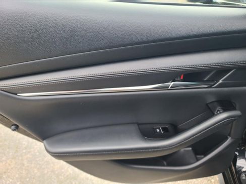 Used 2023 MAZDA MAZDA3 s FWD image 14