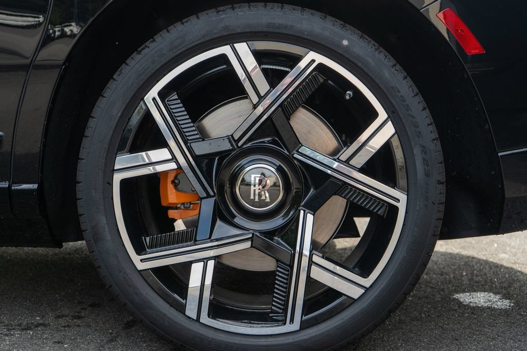New 2027 Rolls-Royce Cullinan Black Badge AWD/4WD image 29