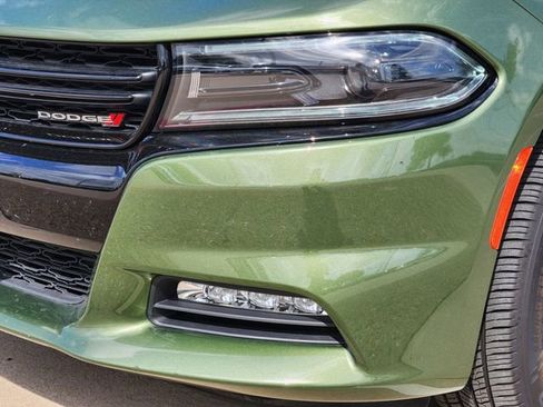 Used 2022 Dodge Charger SXT w/ Blacktop Package AWD/4WD image 5