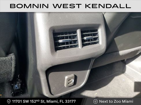 Used 2024 Chevrolet Equinox Premier image 17