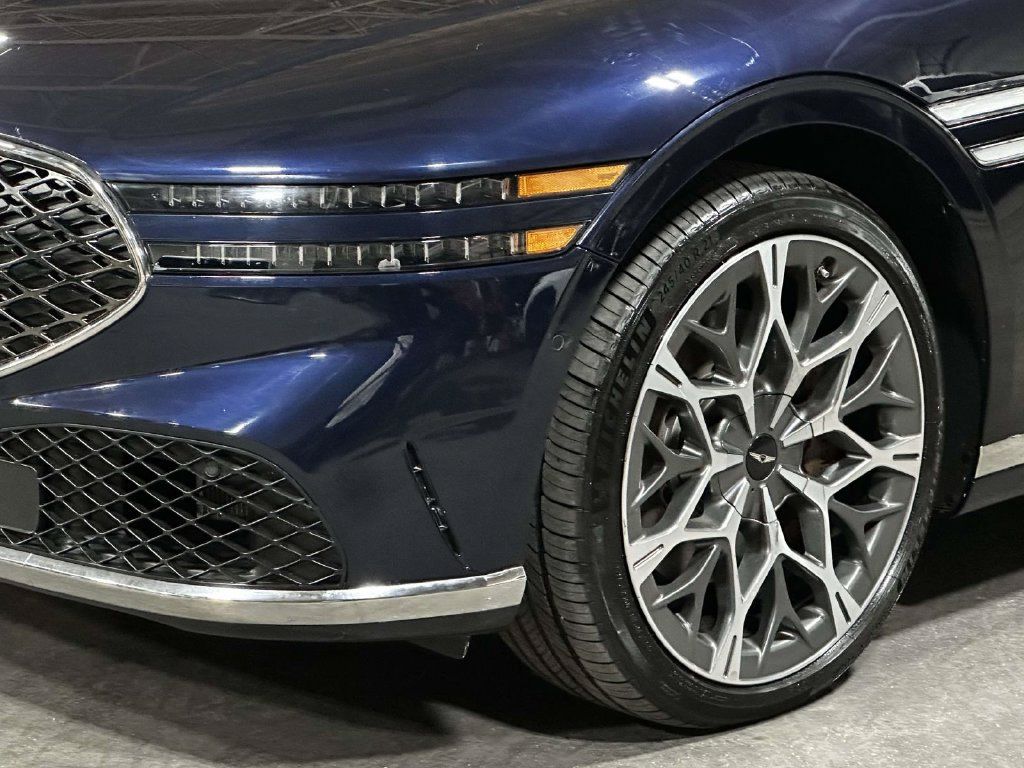 Used 2023 Genesis G90 3.5T AWD/4WD image 9