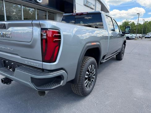 New 2026 GMC Sierra 2500 Denali Ultimate AWD/4WD image 7